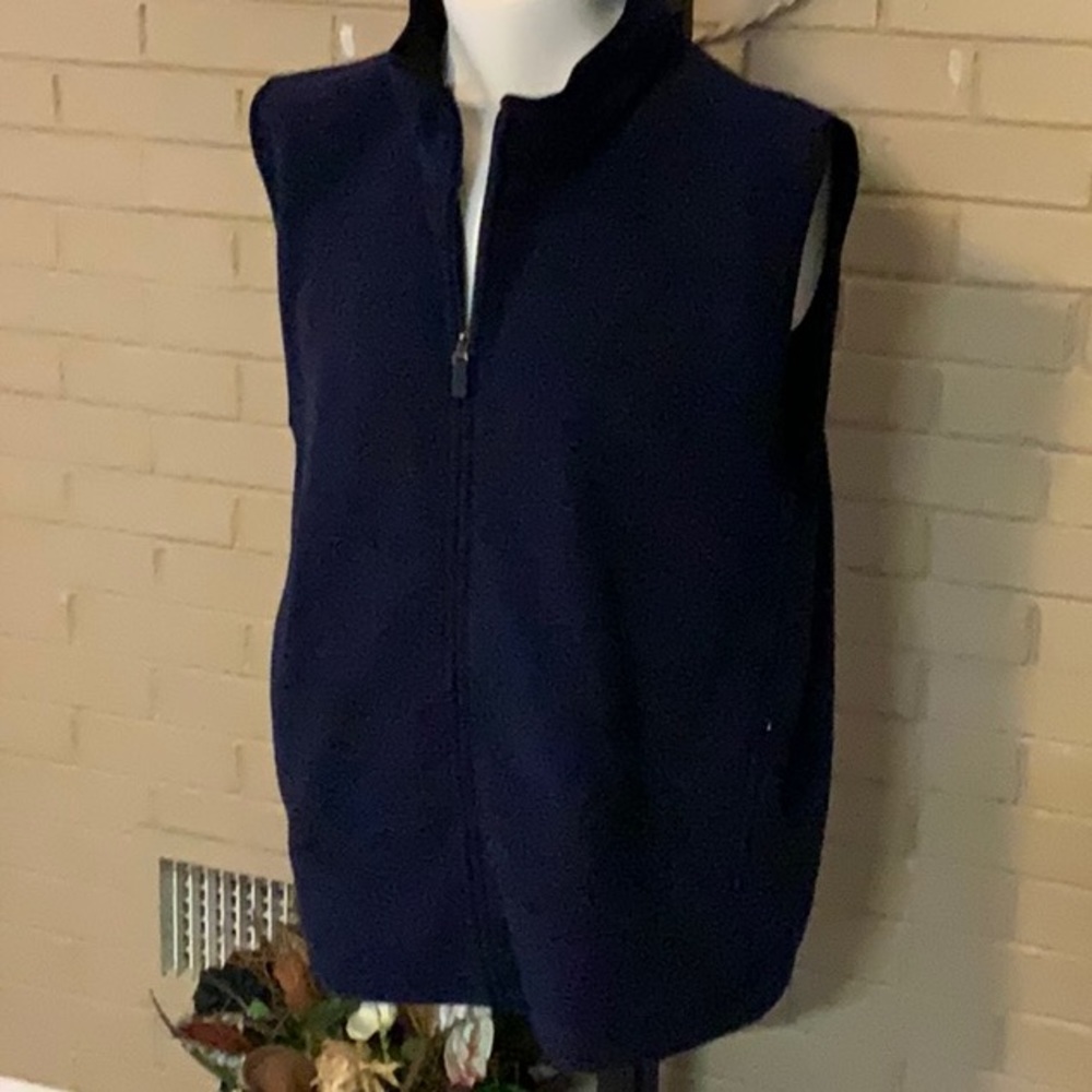 Winners Vest  Men size XXL100% polyester